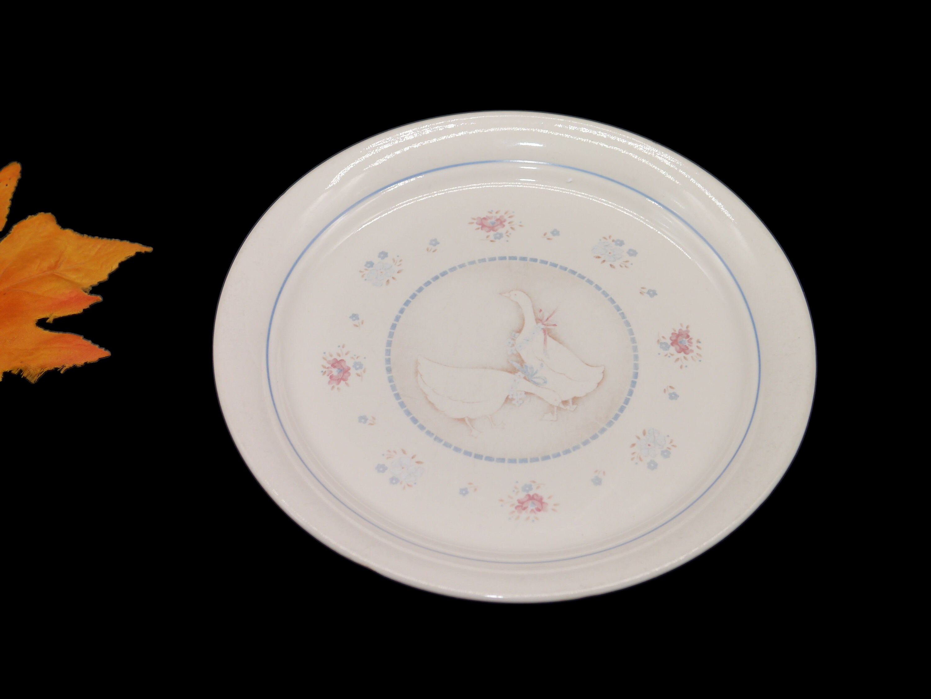 Seven Corelle Corningware Country Promenade dinner plates made in the