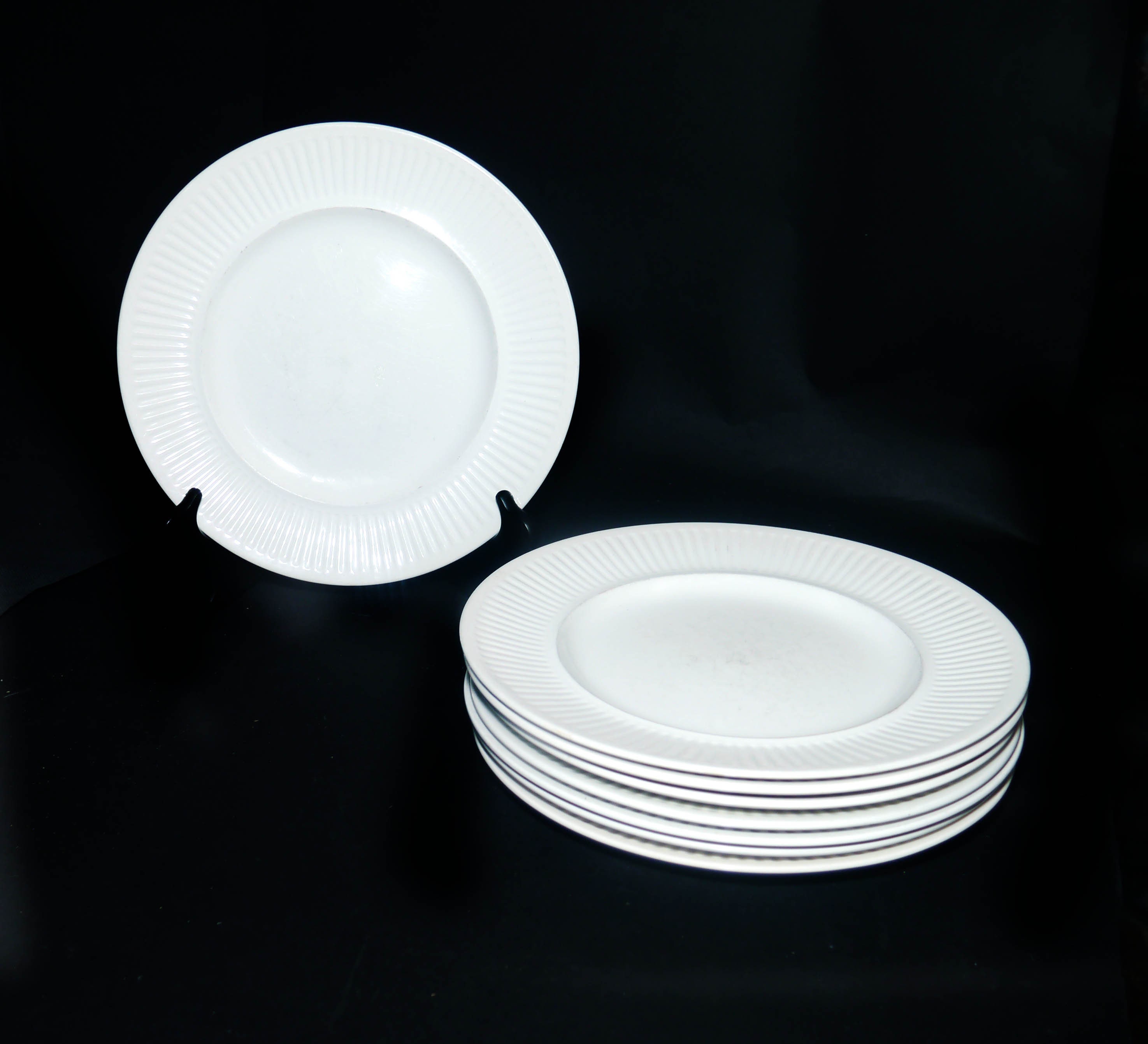 Set of eight Johnson Brothers Athena dinner plates. Classic allwhite