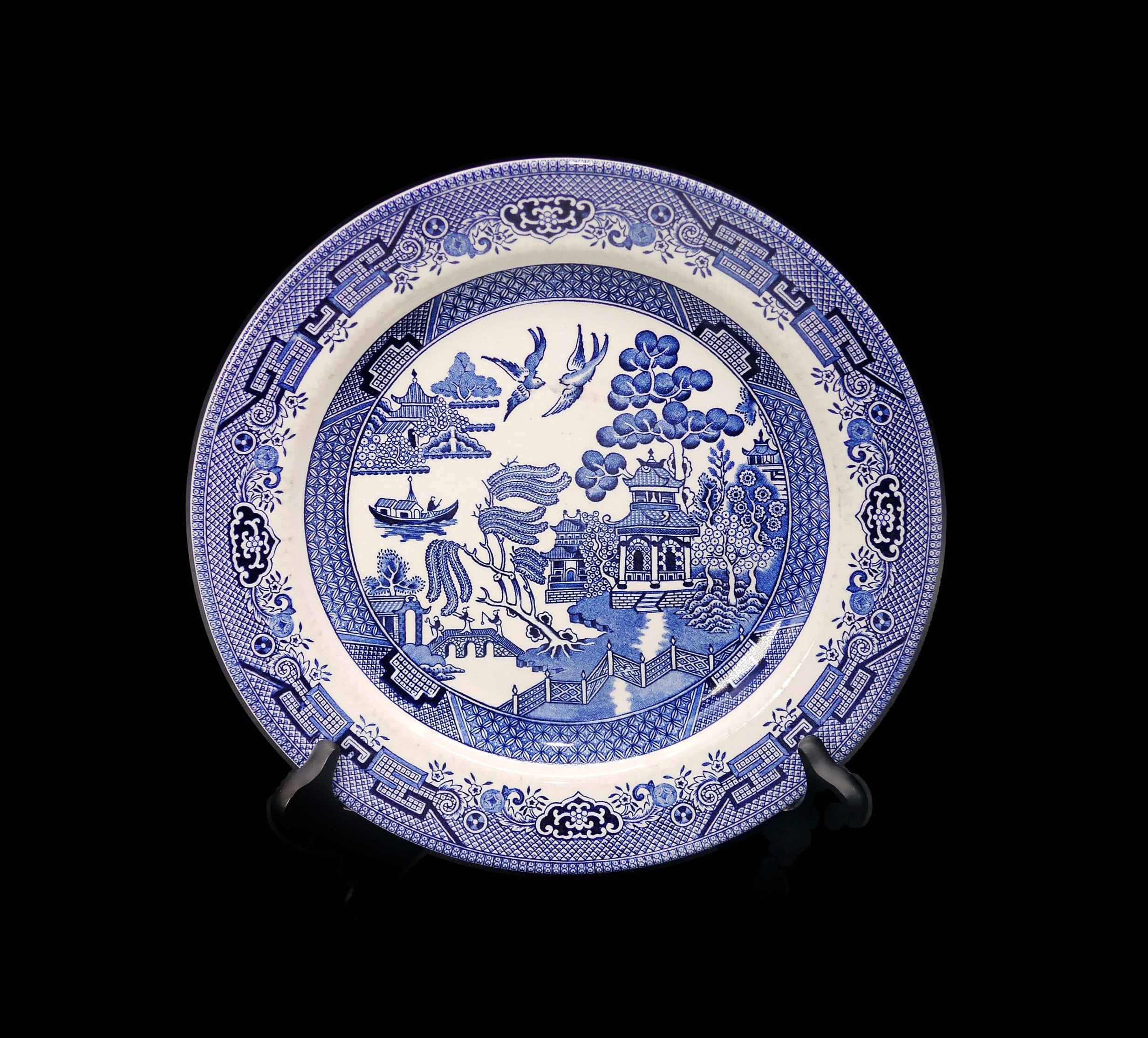 Churchill China Blue Willow dinner plate made in England. Sold individually.