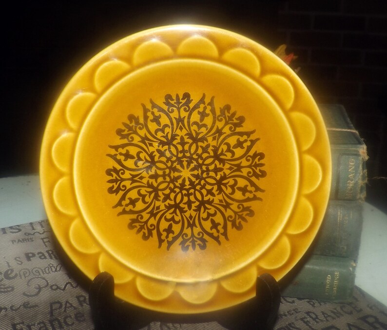 Vintage embossed rim. Homer Laughlin Castilian stoneware bread-and-butter Retro black geometric or side plate 1960s dessert Coventry