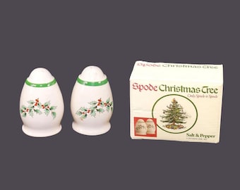 Spode Christmas Tree S3324 salt and pepper shaker set with original box made in England.
