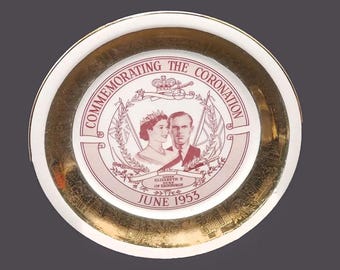 MCM Queen Elizabeth II 1953 Coronation plate. Georgian China USA. Flawed.
