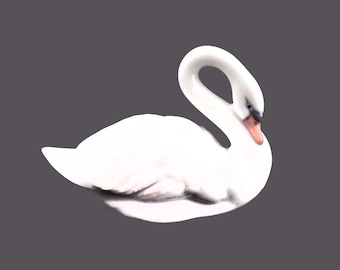 Lladro porcelain swan figurine made in Spain.