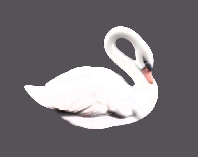 Lladro porcelain swan figurine made in Spain.