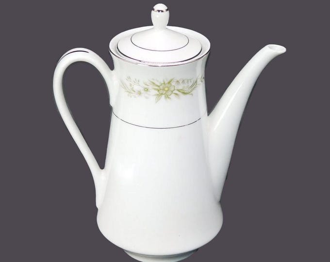 Premiere Fine China Sweet Hearts 3730 six-cup teapot with lid made in Japan.