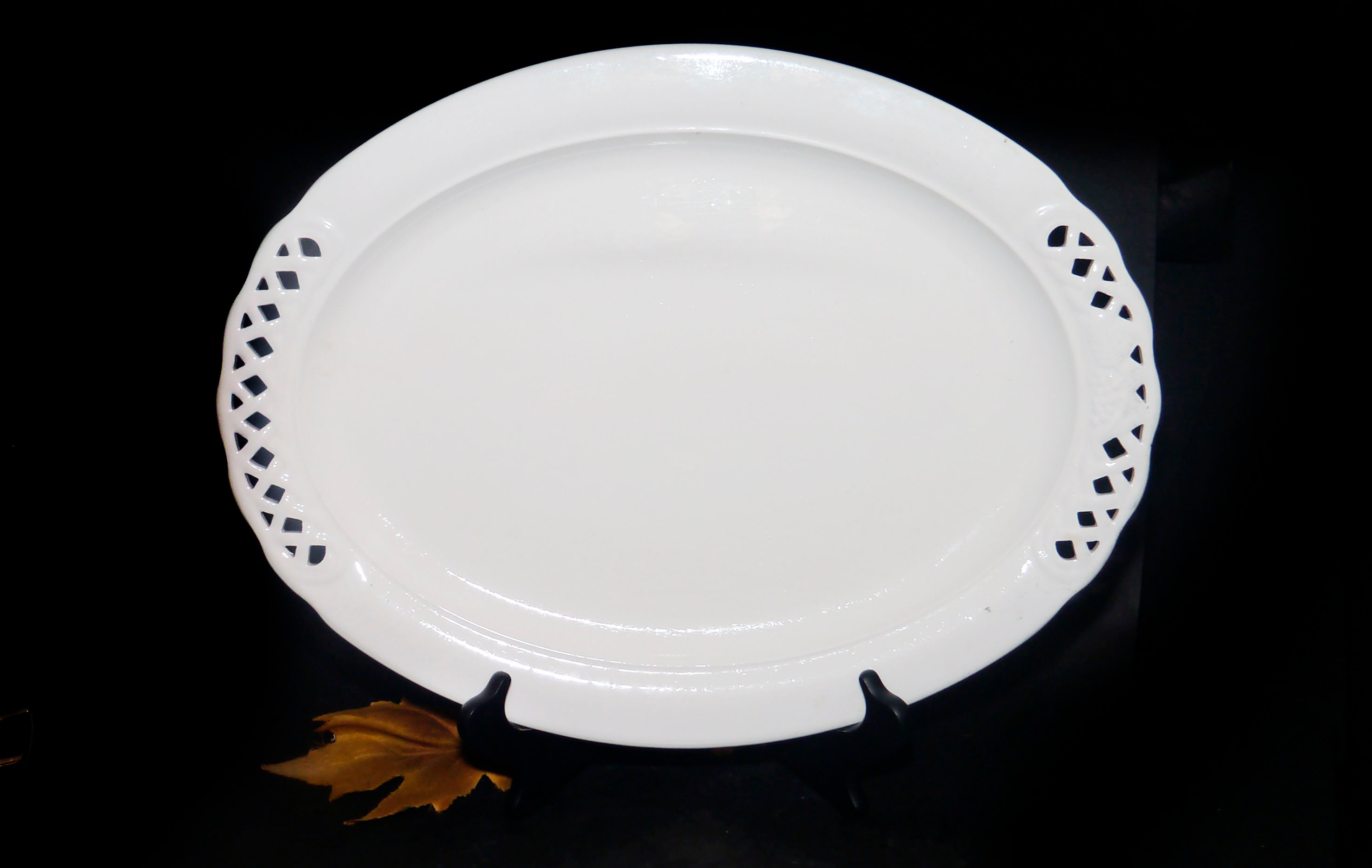 Pier1 Plate URBAN DOT Platter Free Shipping Cheap Bargain Gift