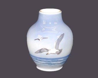 Bing & Grondahl | Royal Copenhagen 1138-45A signed seagull bud vase made in Denmark.