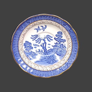 Booth&#39;s Real Old Willow A8025 orphaned saucer only for over-sized cup. Made in England. Flaw (see below).