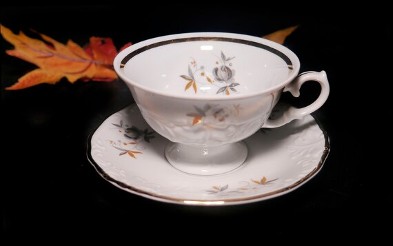 WALBRZYCH POLAND CHINA DISHES  ROSES DESIGN SAUCER FOR CUP 5-1/2 INCH 