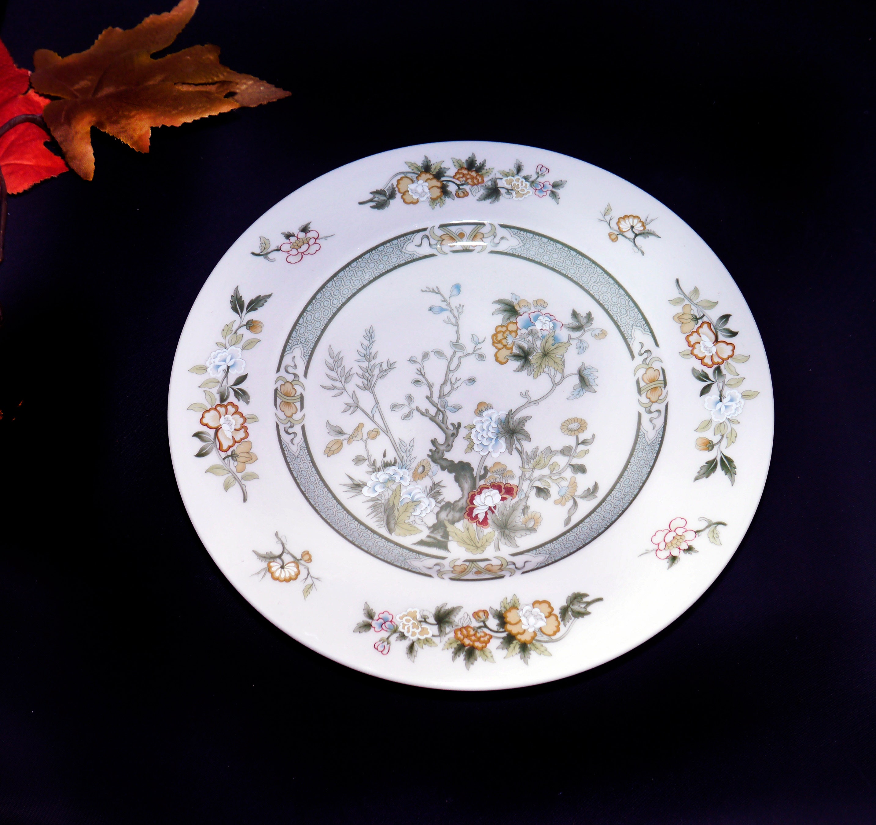 Set of seven Royal Doulton Tonkin TC1107 large dinner plates made in England.