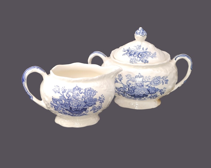 Masons Ascot on Oak | Hanging Basket creamer and covered sugar bowl. Blue-and-white tableware made in England. Flaws (see below).