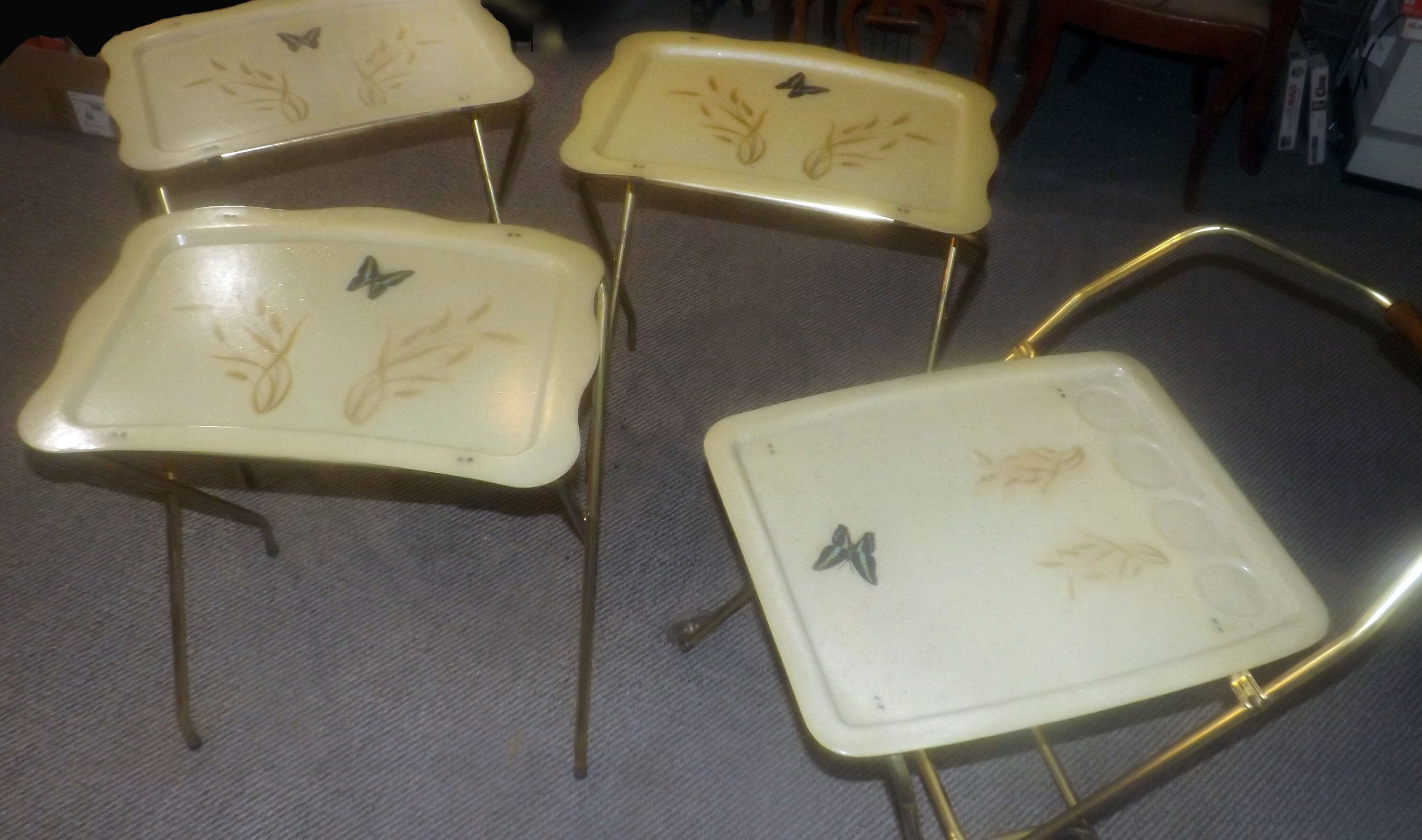Vintage fiberglass 2024 tv trays