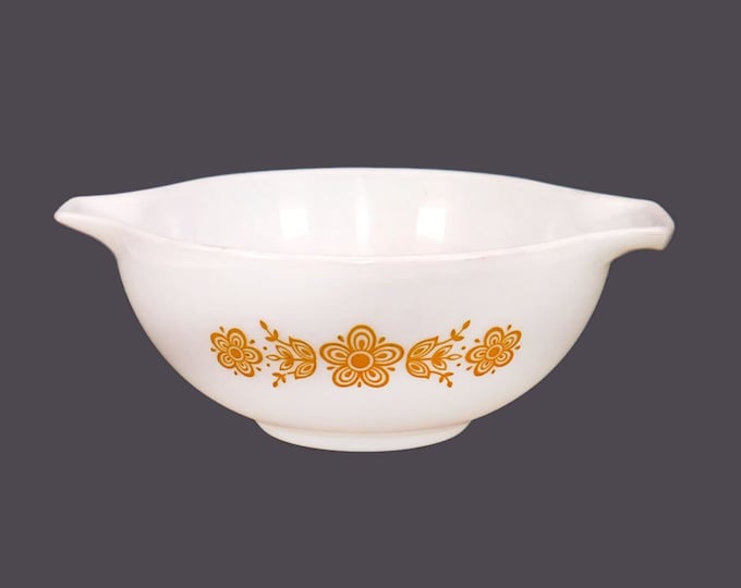 Retro Pyrex Butterfly Gold 443 2.5 quart Cinderella glass mixing bowl made in USA.