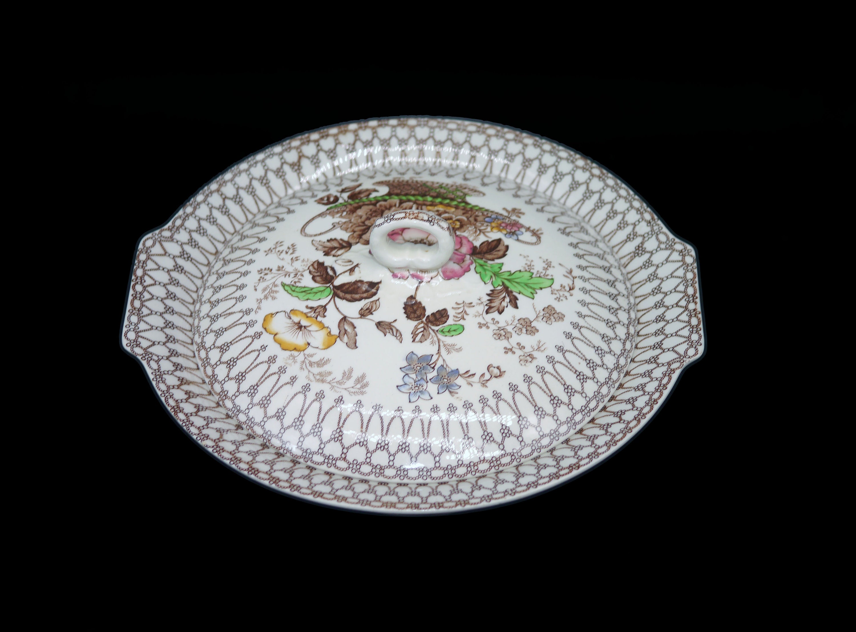 Artdeco era Myott Bonnie Dundee covered vegetable serving bowl made in England.