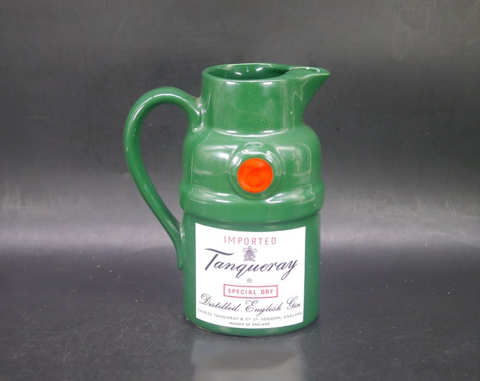 Tanqueray Special Dry English Gin jug made in England by Wade Heath. Flaw (see below).