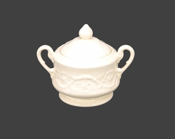 Wedgwood Patrician covered, handled sugar bowl. Wedgwood Queensware made in England.