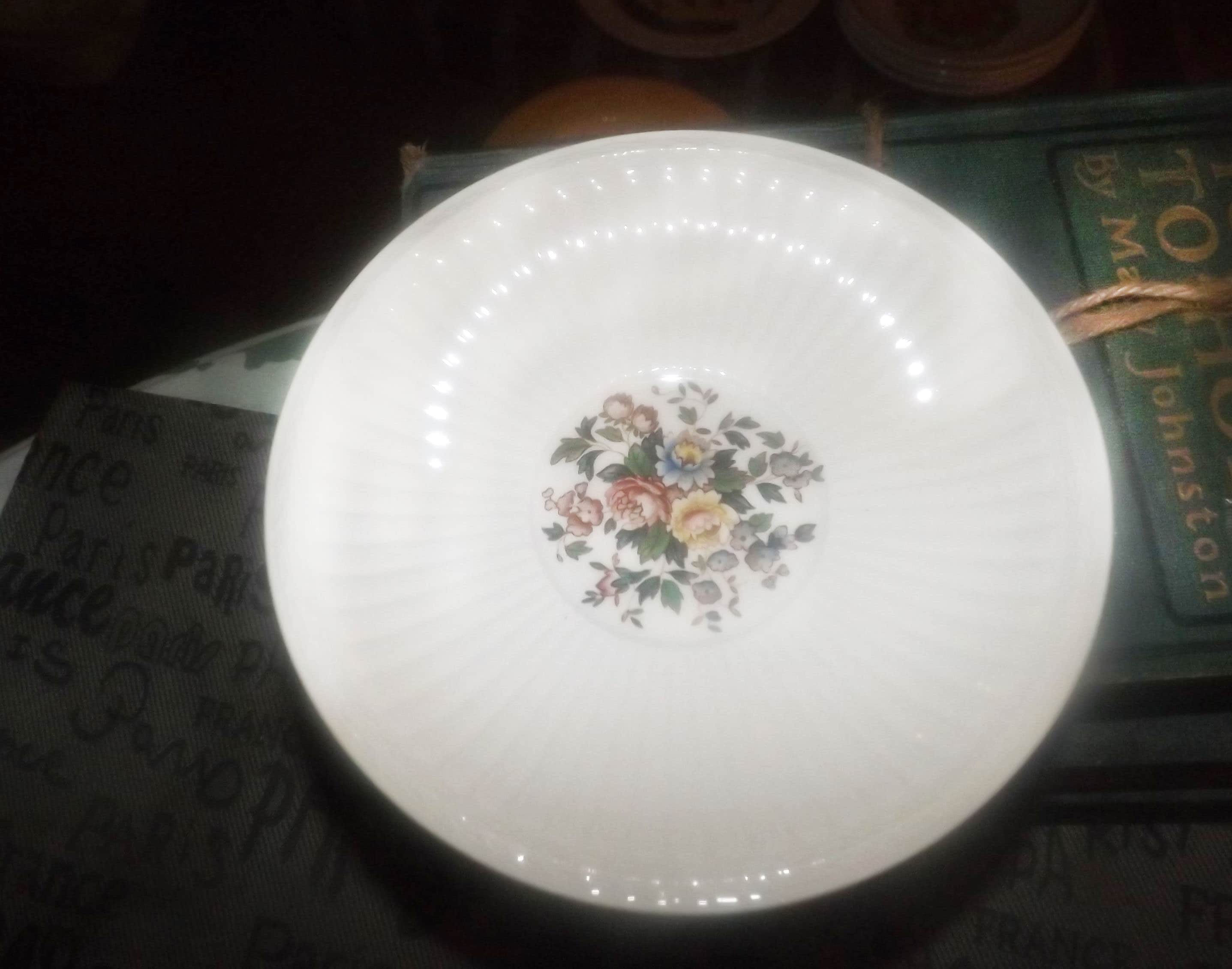 Vintage Wedgwood Conway AK8384 tea set (flat cup with matching saucer