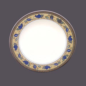 Vintage Mikasa Arabella Stoneware Soup Bowl: CAC01 Intaglio Rimmed Bowl