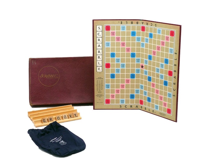 Scrabble board game published Selchow & Righter 1976. Complete. English-only version.