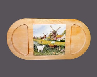 Ter Steege Delfts Holland wooden teak cheese cutting and serving board. Central Delft tile windmills goats, 2 depressions.