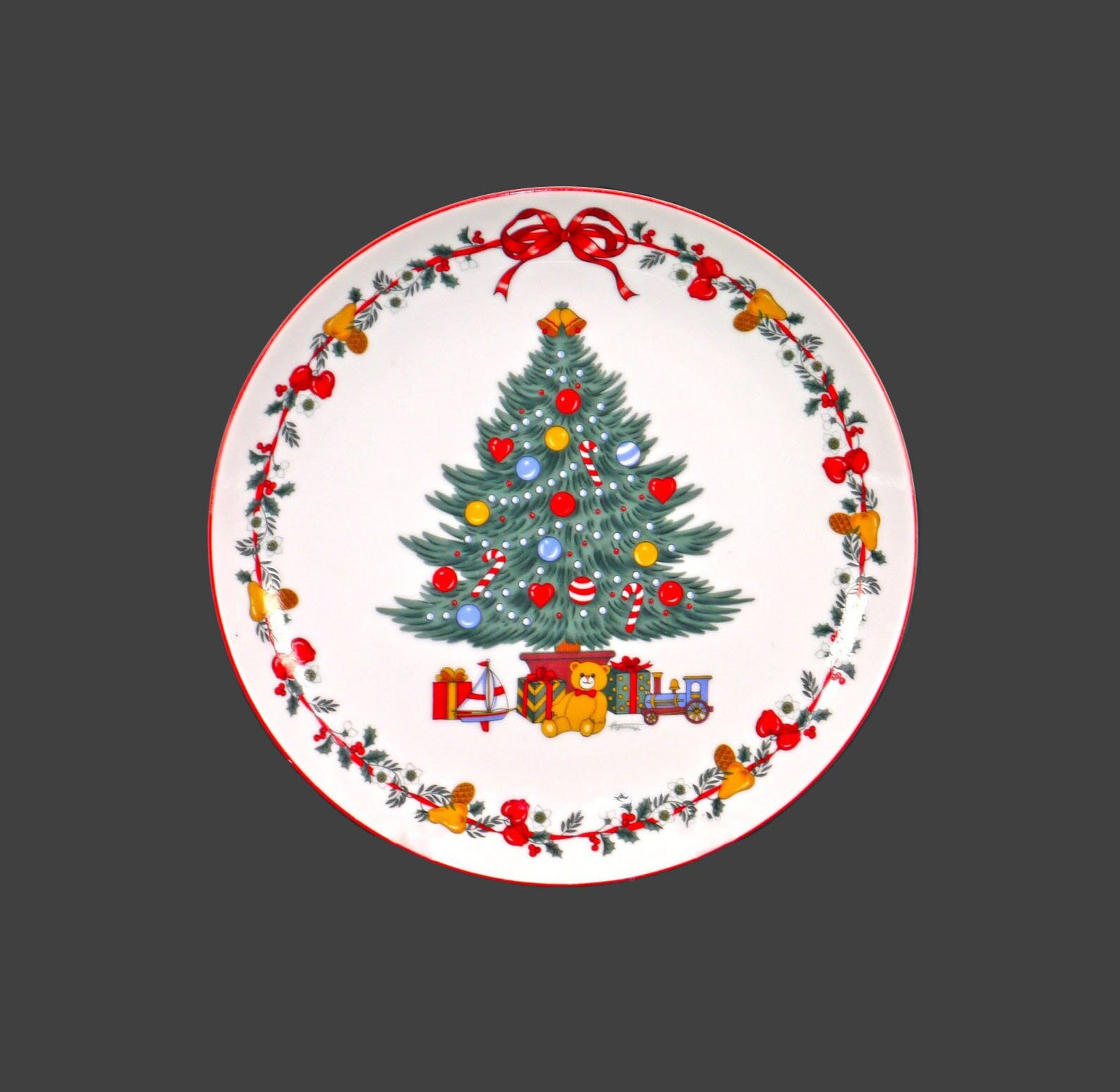 Yamaji Himark Christmastime dinner plate made in Japan.
