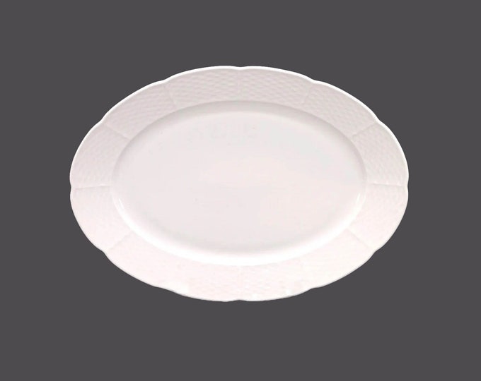 Belfor Elegante Chef's favorite all-white oval platter made in Czechoslovakia. All-white basketweave.