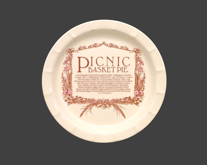 TG Green Picnic Basket Pie recipe pie plate | pie baker made in England.