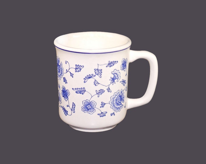 Pier 1 PER15 blue-and-white coffee or tea mug made in Italy by Quadrifoglio. Sold individually.