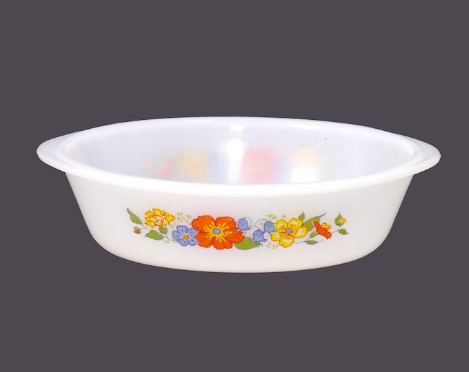 Glasbake J235 1-quart glass casserole. Retro flower power pattern. Made in USA.