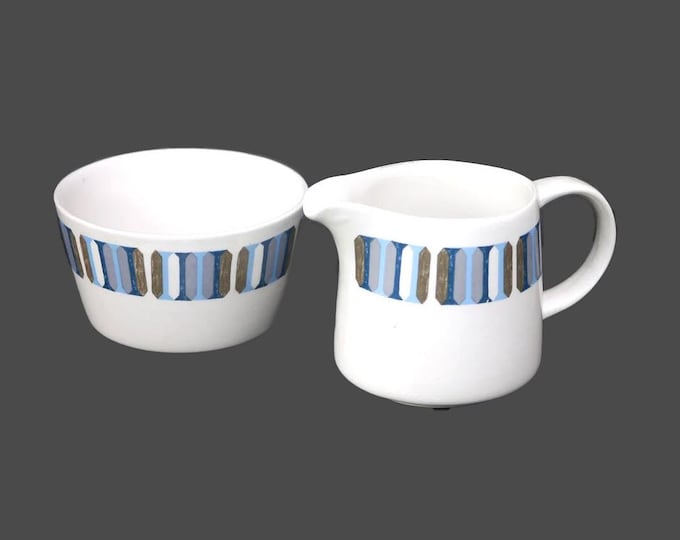 Ridgway Vogue creamer and open sugar bowl set made in England. Hard to find. Flaw (see below).