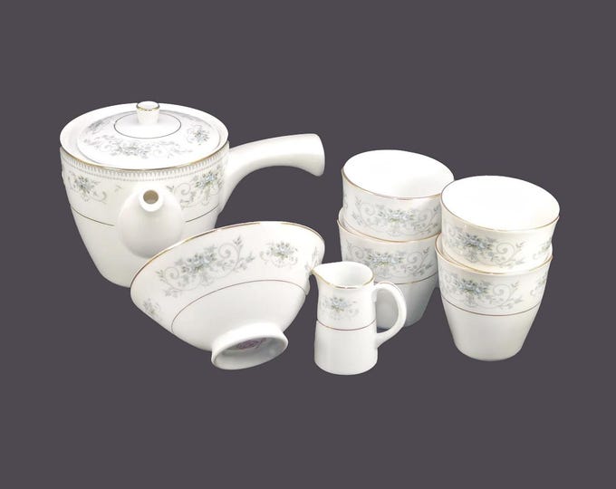 Noritake Toki Kaisha Nippon Noble 2600 Yunomi Tokoname Kyusu eight-piece tea service made in Japan.