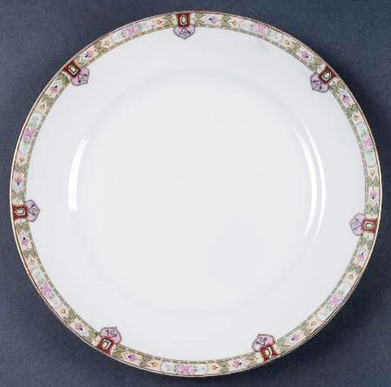 Almost antique art-nouveau floral band. Gold edge early 1920s Noritake Morimura Regina 13674 hand-painted dinner plate
