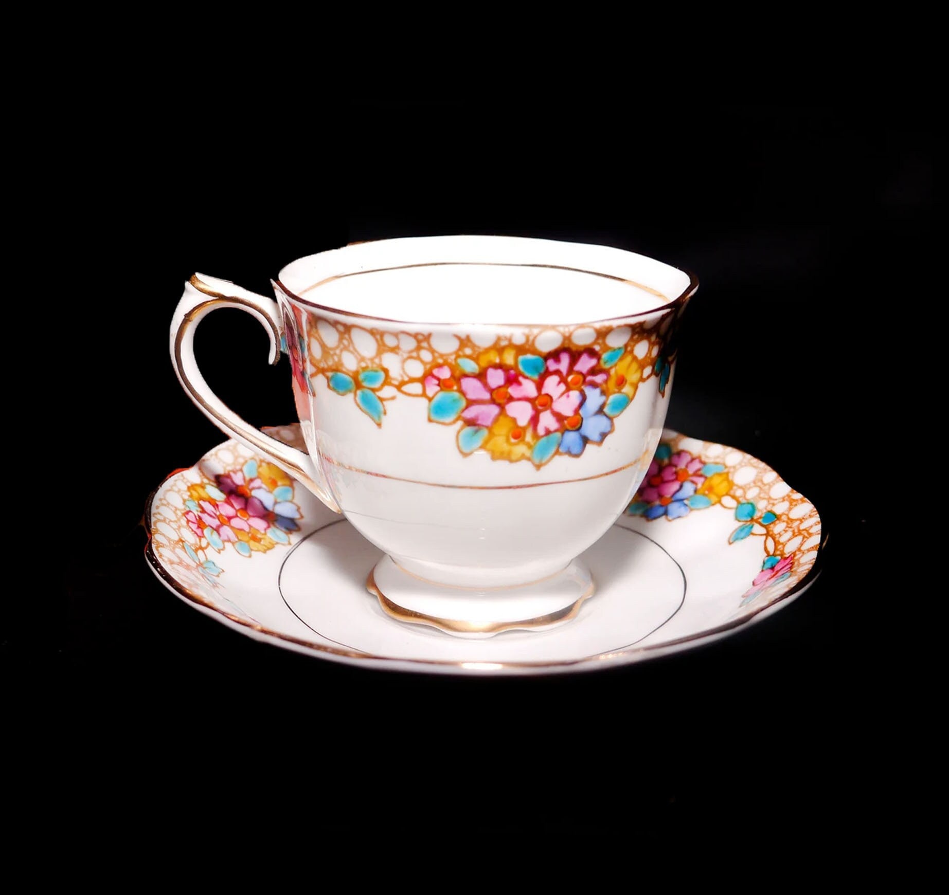 Royal Albert 2534 handpainted bone china cup and saucer set made in