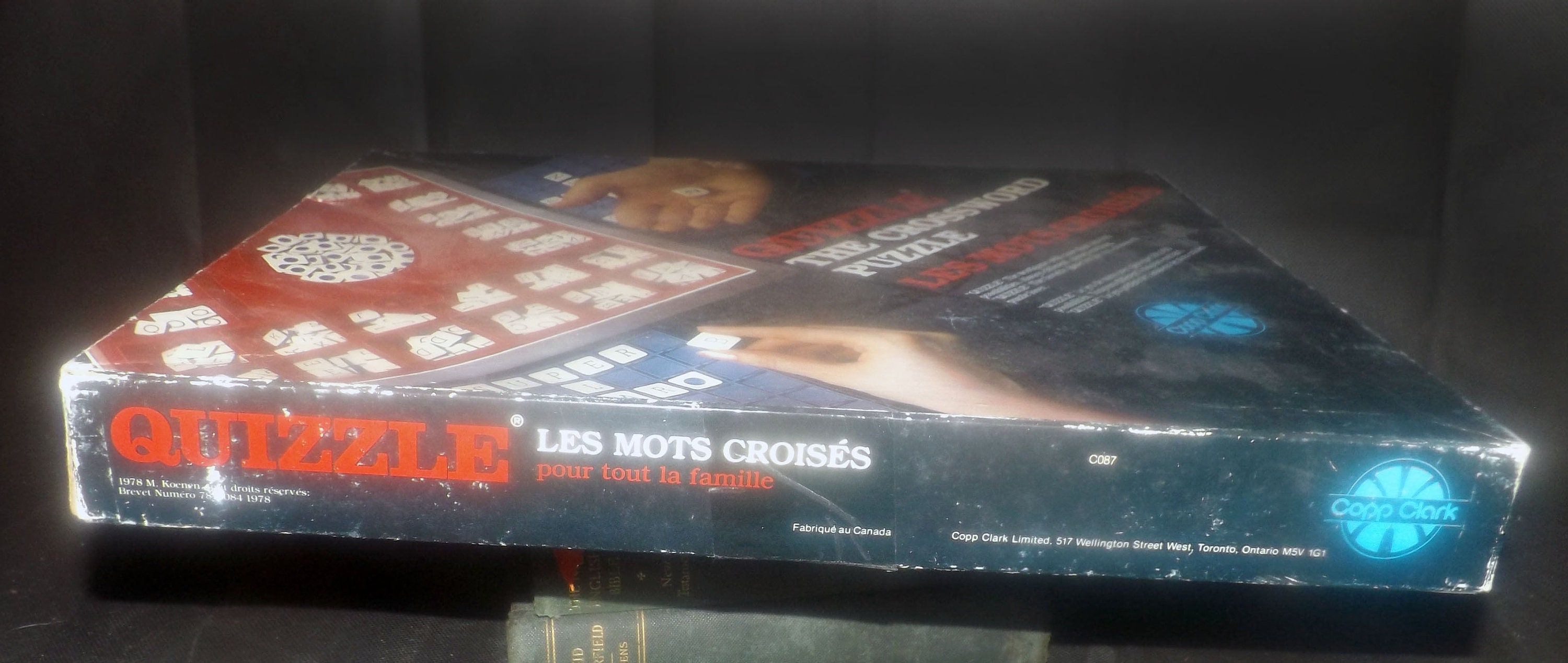 Vintage (1978) Quizzle Crossword Puzzle Board Game. Copp Clark Games