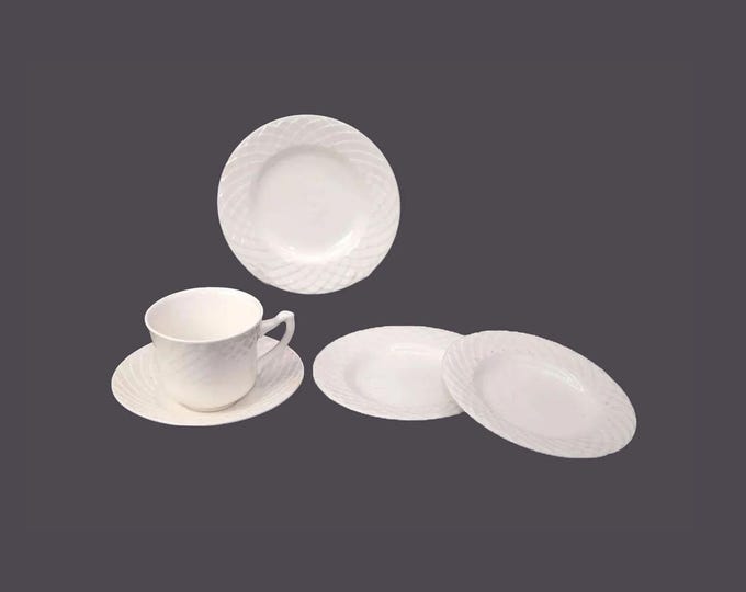 Royal Tunstall RTL1 | Wedgwood Regina tableware. Cup and saucer, three bread plates. Made in England. Flaws.