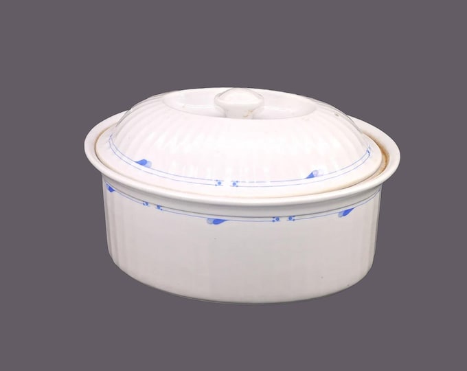 Spode for Quasar Kitchens covered casserole, baking dish. 2.5 qt. Made in England. Blue leaves on white.