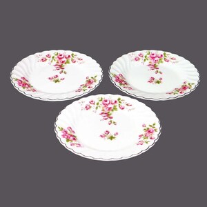Vintage Johnson Brothers JB327 bread plates made in England. 3 plates.