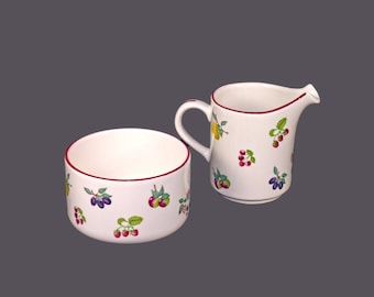 Wade Summer Fruit Burgundy stoneware creamer and sugar bowl set made in England. Burgundy trim.