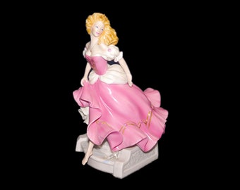 Franklin Mint Cinderella porcelain figurine designed by Gerda Neubacher in 1988.
