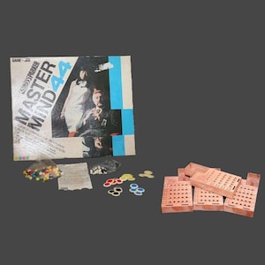 Mastermind 44 code-breaking board game. Parker Brothers. Complete.