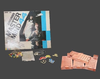 Mastermind 44 code-breaking board game. Parker Brothers. Complete.