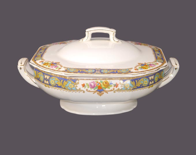 Antique art-nouveau era Grindley The Countess square, covered, handled serving bowl. Windsor Ivory Ware made in England. Hard to find.