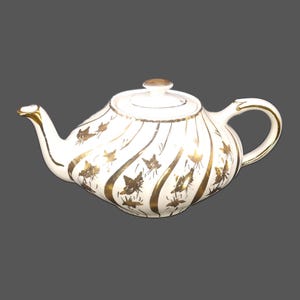 Vintage Arthur Wood 4833 Aladdin-style teapot made England. Gold swirls, leaves.