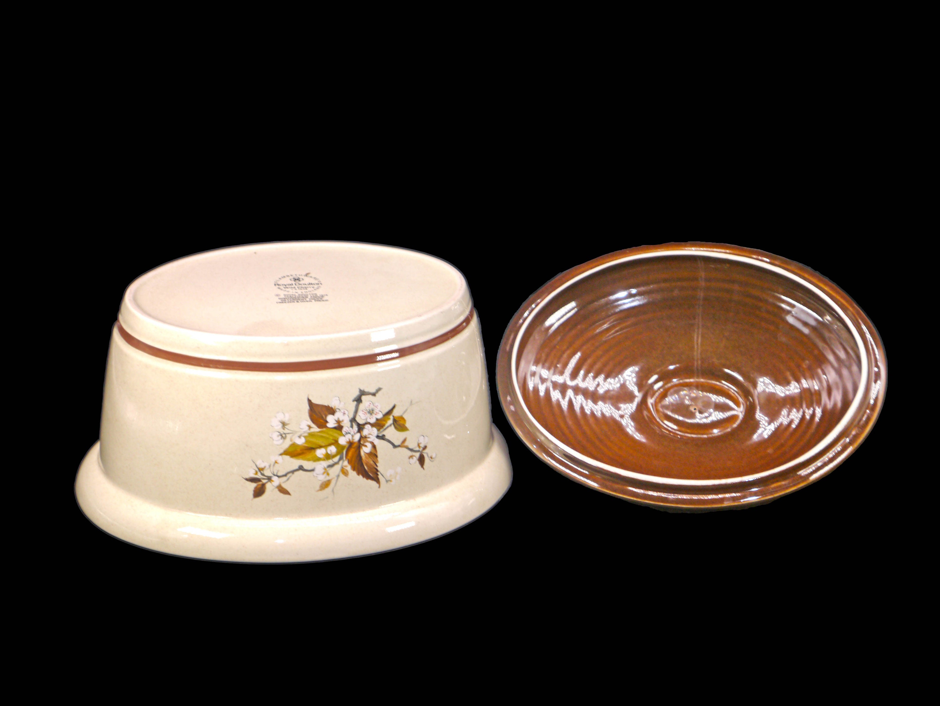 Royal Doulton Wild Cherry 2.5 qt oval covered stoneware casserole. Lambethware Stoneware made in