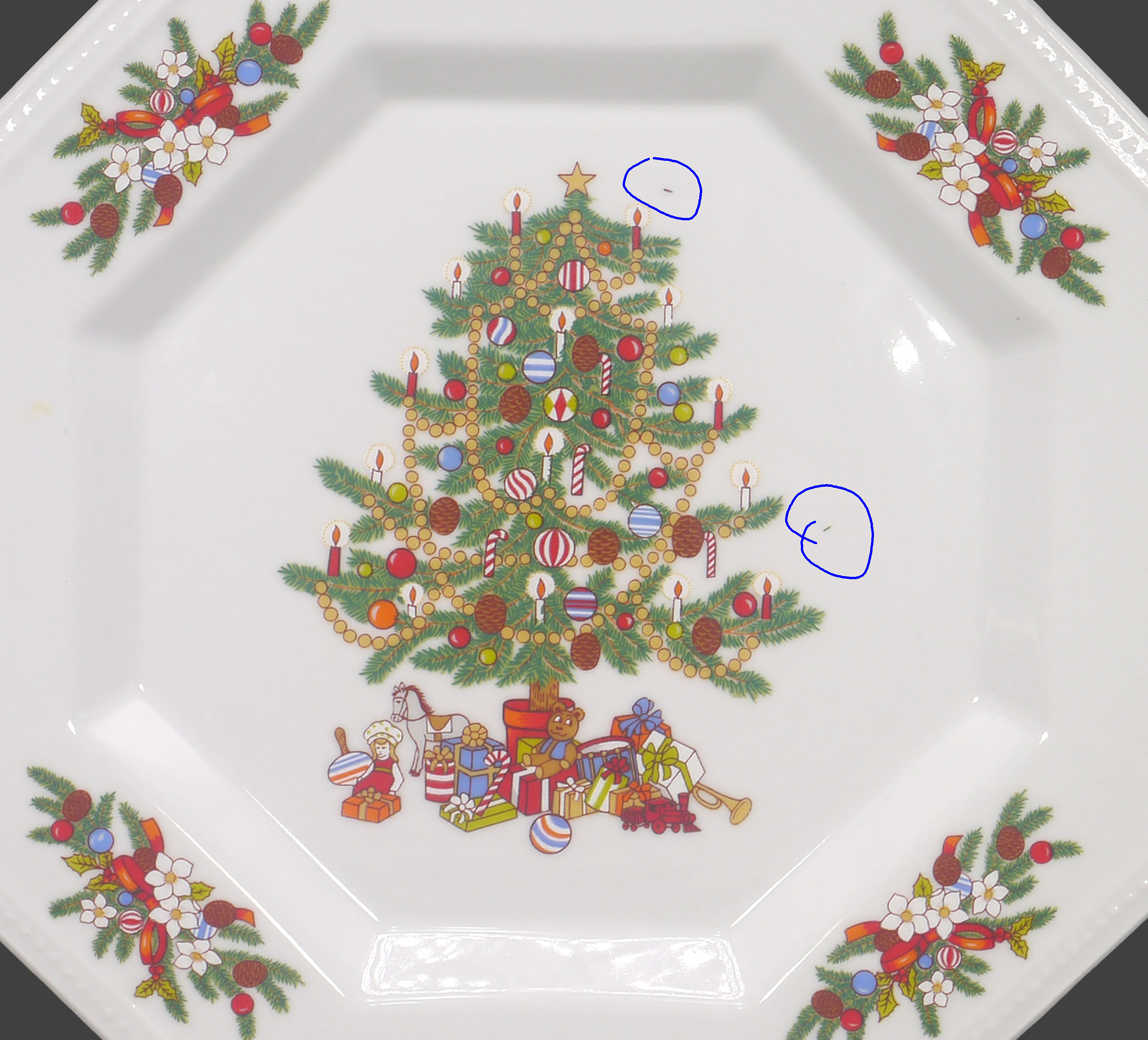 Vintage Tienshan Peace on Earth Christmas dinner plate. Flaw