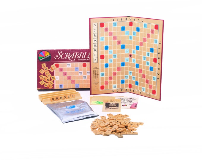 Scrabble board game published Selchow & Righter 1982. Wooden tiles and racks. Complete. English-only version.