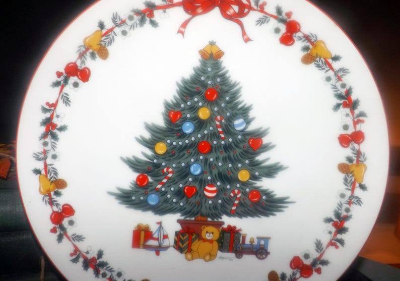 Vintage Yamaji Himark Japan Christmastime dinner plate. Etsy