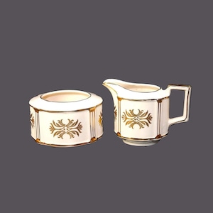 Art-deco era Sadler 3368 creamer and sugar bowl set made in England.