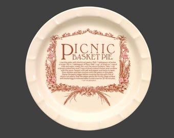 TG Green Picnic Basket Pie recipe pie plate | pie baker made in England.