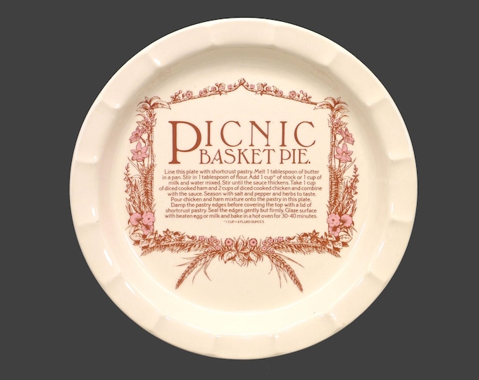 TG Green Picnic Basket Pie recipe pie plate | pie baker made in England.